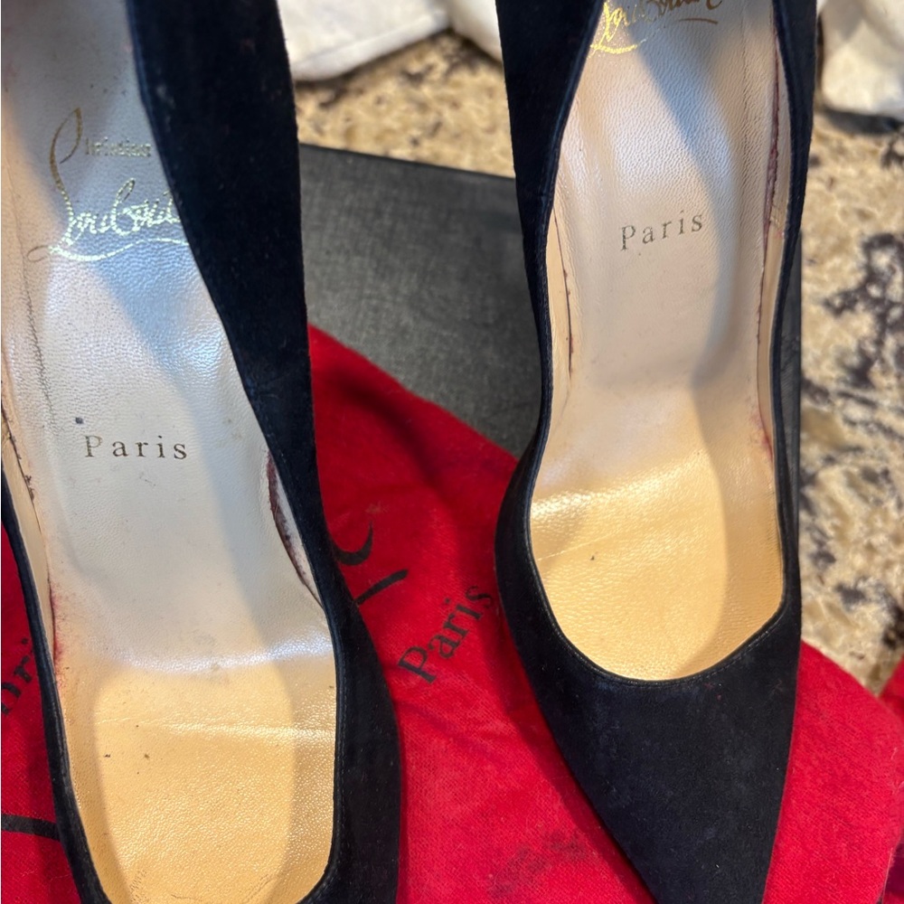 Red bottoms !!! Classic and  chic - Picture 4 of 8